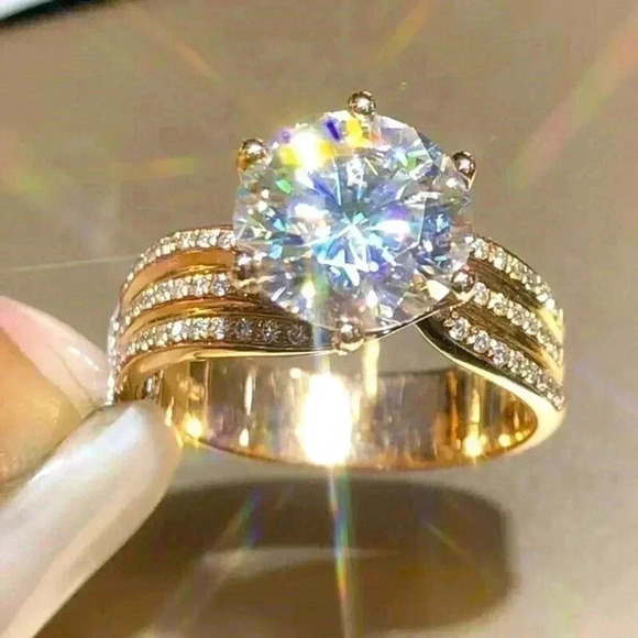 NEW Bridgerton Era Look 18K Gold Over Silver 4ct Diamond Ring - Picture 1 of 3